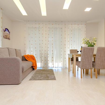 Bella Apartments No1 Hajdúszoboszló Buitenkant foto