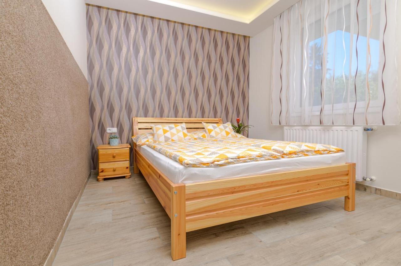 Bella Apartments No1 Hajdúszoboszló Buitenkant foto